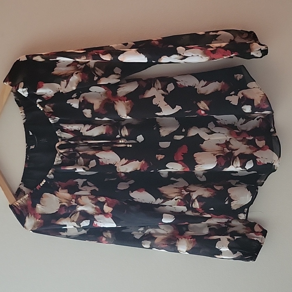 White House Black Market Floral Pattern Cut Out Top Blouse